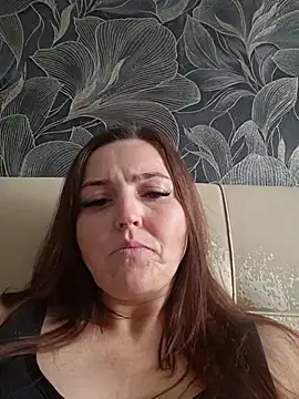 MilaMature live cam preview