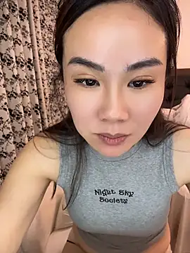 Yioyio-666 live cam preview