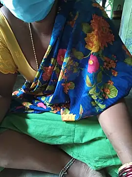 tamilselviroja- (F milf) - 😍 2 boobs oil show 😍