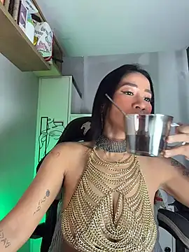 Live-Webcam-Show mit AsianMilfSheryl - Interaktive Lovense-Toys verfügbar