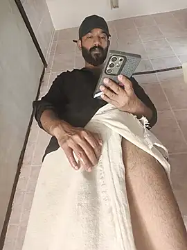 MalluBeard live cam on StripChat