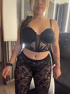 manuelaveeleez (F young) - play clitoris