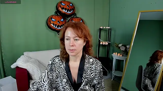 leticiaromano (F milf) - you like being with me