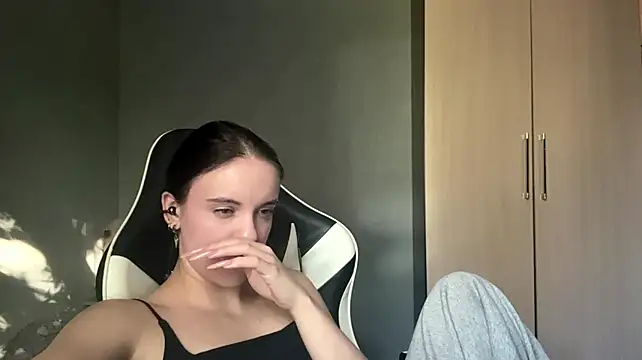Hisaky live cam preview