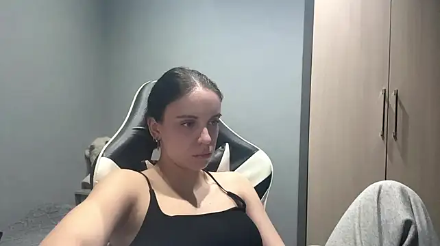 Hisaky live cam preview