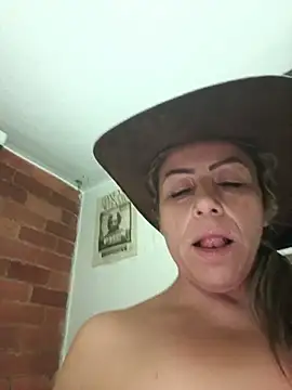 maynor_1998 live cam preview