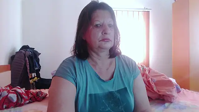 ExtasyMature live cam on StripChat