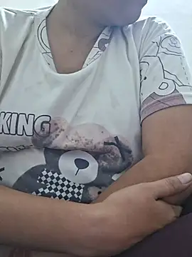 Zoya_ms webcam