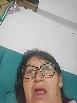 clarita_01 live cam preview