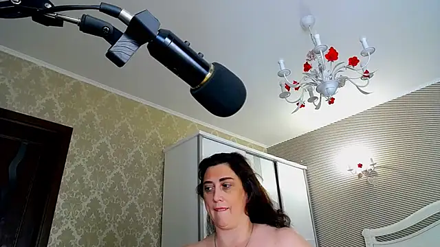 Evelyn_Shy