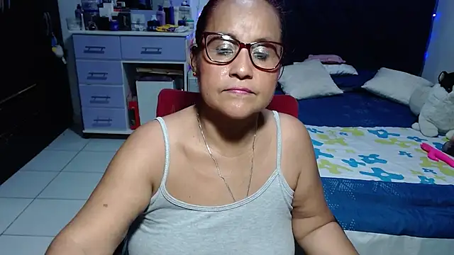 pervert_mommy_ live cam preview