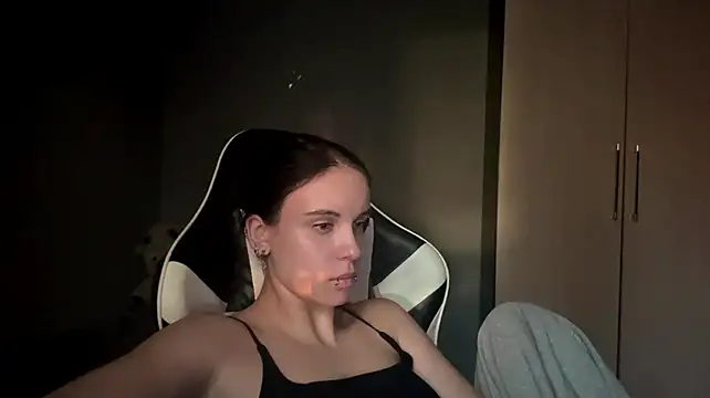 Hisaky live cam preview