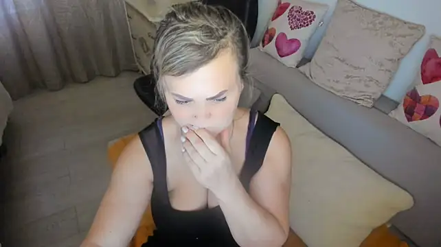 MildMature live cam on StripChat