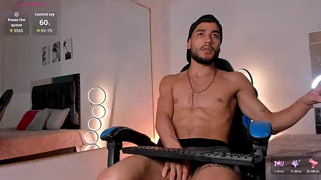 maxpower830 live cam on StripChat