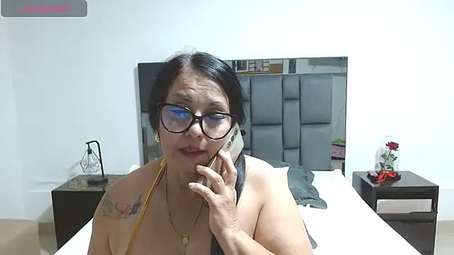 lindaesmeralda live cam preview