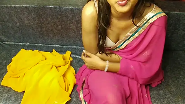 wild_saanvi live cam on StripChat