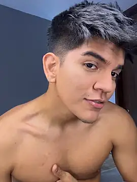 S A N T I A G O（OnlySantty）