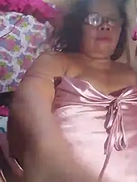 Huge_mama69 live cam preview
