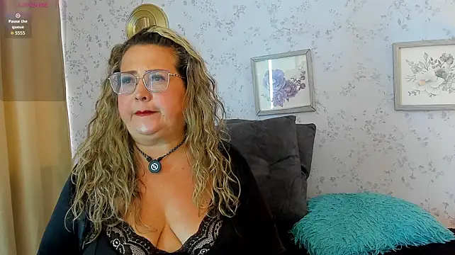 Martinacurvy_
