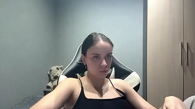 Hisaky live cam preview