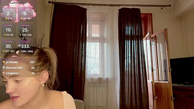 LoraDavi live sex cam