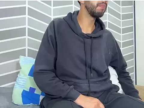 thomass1018 live cam preview