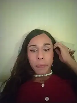 pretty_ariiel live cam on StripChat