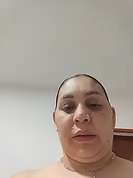 MirandaSoto live cam on StripChat