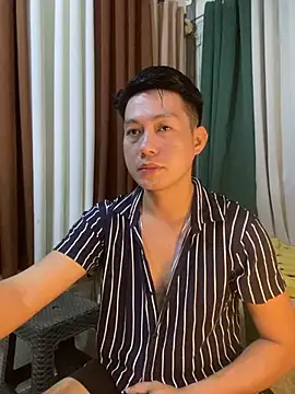 xshyboyx live cam on StripChat