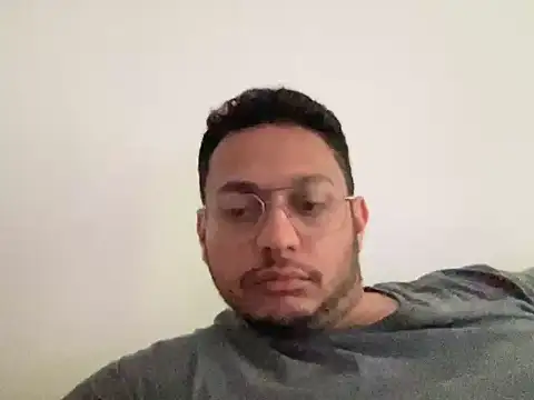 jdawgbigbull16 live cam on StripChat