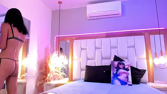SkyeRosse live cam on StripChat