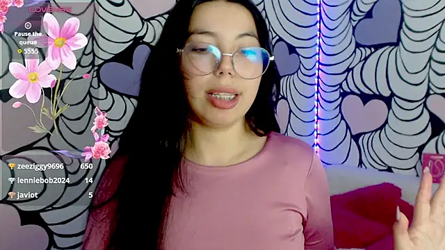 mochi_luna live cam on StripChat