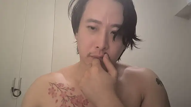 straightsakura (Ask my age) - First show. 0 tip necessary