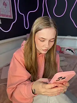 MilaMoone live cam preview