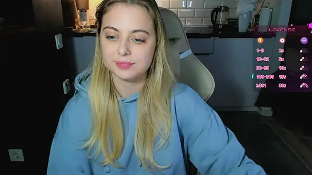 blonde_kellyy