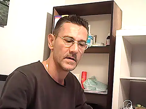 mastercharisma35 (Ask my age) - like ??? like for tips pls. ı am stan up