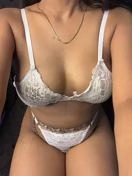 yourss_senorita_ (F teen) - Boobs show
