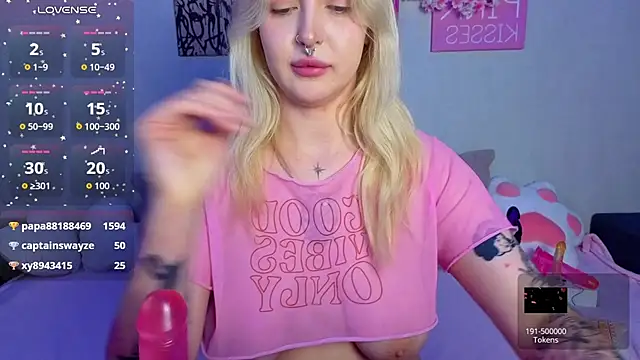 BlondieSummer webcam