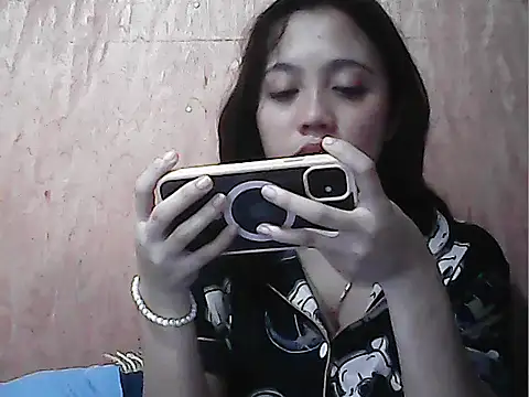Yours_AsianPinayGirl18 live cam on StripChat