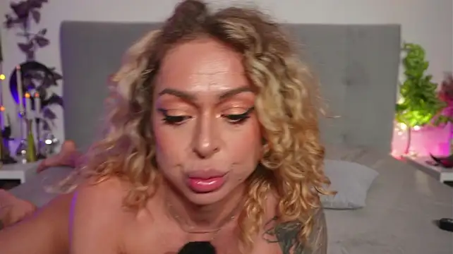 curlynatashaa webcam