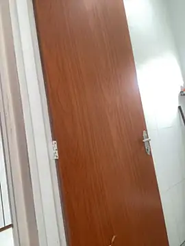 sabrinaneves (F young) - Sentando no consolo