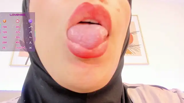 hanajameela (Ask my age) - spank ass and twerking