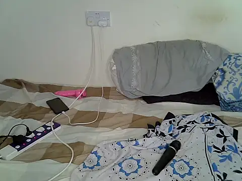 Brownfine_girl live cam on StripChat