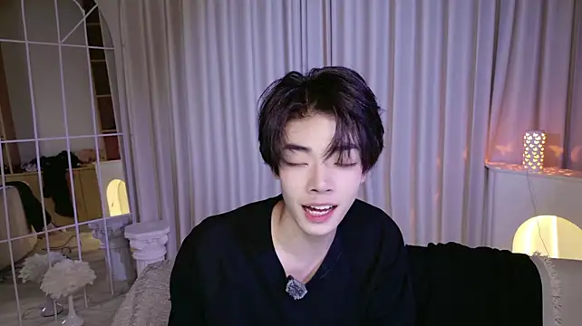 XiaoZeouba on Stripchat