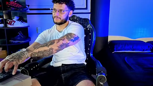 Tadeo_Prieto_ live cam on StripChat
