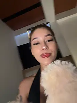 Sienna_brunette