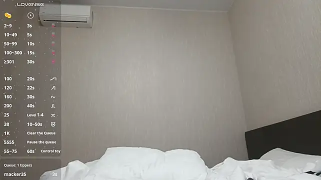 CutieLolaBunny webcam