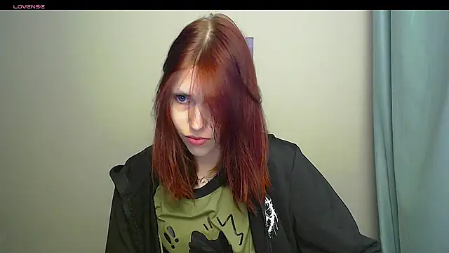 GuessMe___ live cam on StripChat