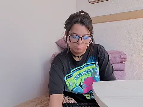 mia_lemarc webcam