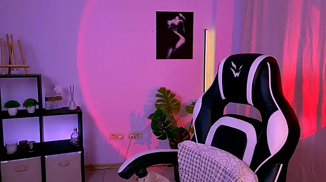 KiraKittyy_